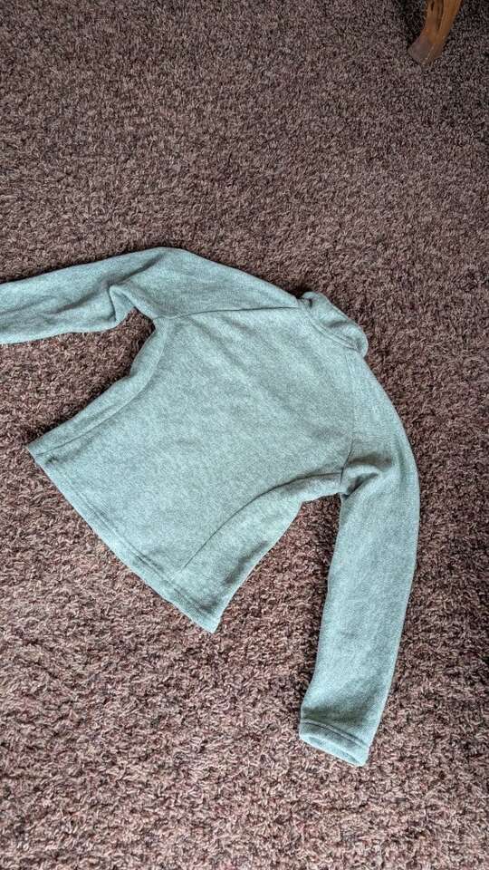 Girls Large Patagonia sweater