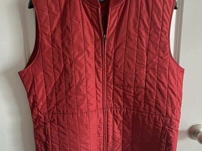 Red Vest women size L/G