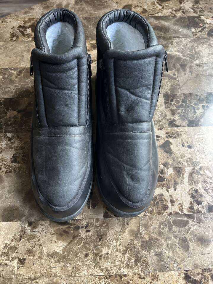 Man black winter boots US M10