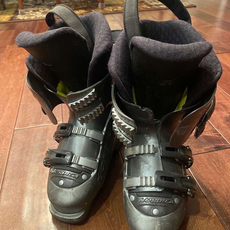 Ski Boots - Women’s size 7