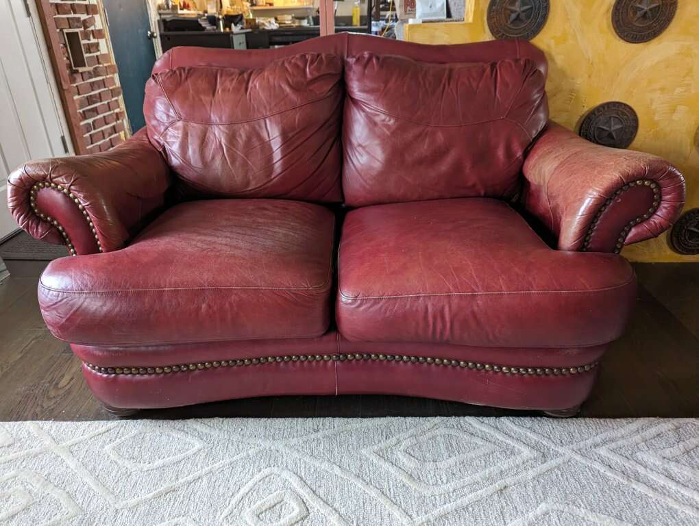 Red leather couch / loveseat Free Furniture