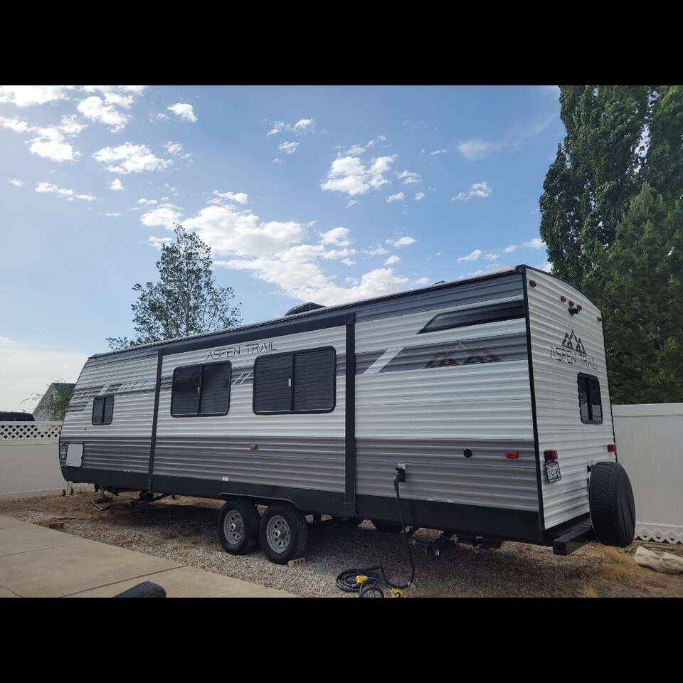 2022 Aspen Trail bunk house 35ft trailer for rent