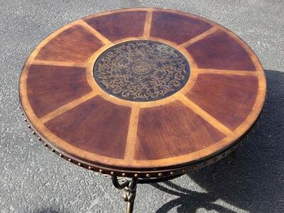 Cherry Finish Traditional Style Round Table