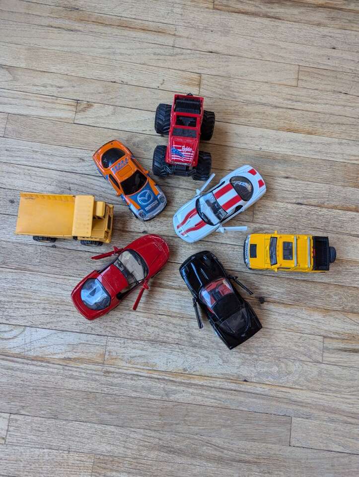 You cars bigger size.