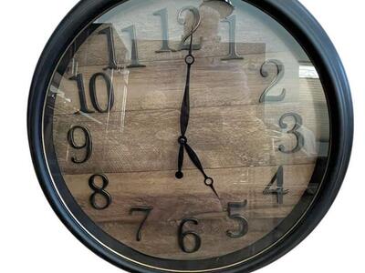 22 Inch Round Wall Clock