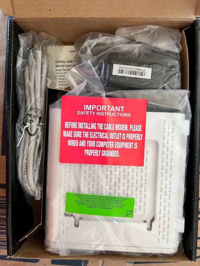 Motorola ARRIS SURFboard SB6141 Gigabit 8x4 DOCSIS 3.0 Cable Modem/BRAND NEW