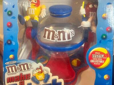 M&M COLLECTABLE MAKE A SPLASH CHOCOLATE CANDY DISPENSER LIMITED EDITION/BRANDNEW