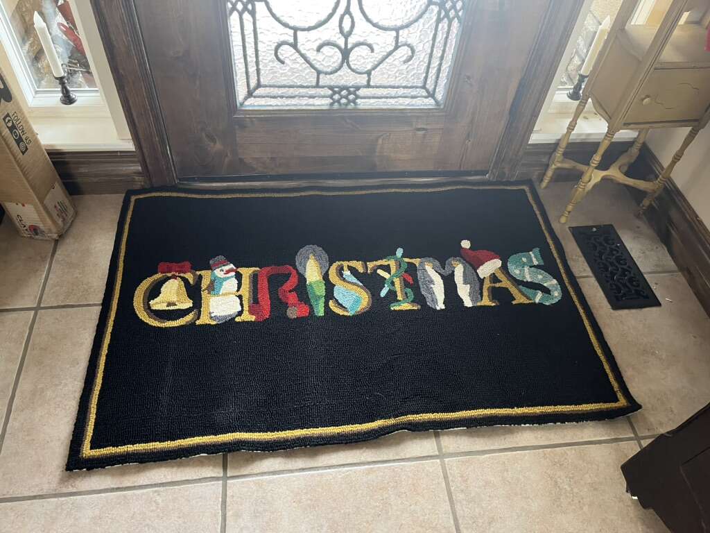 Large Christmas Rug 2 1/2 By 4 Feet