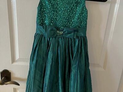 Bloome brand green sequined dress size girls 7