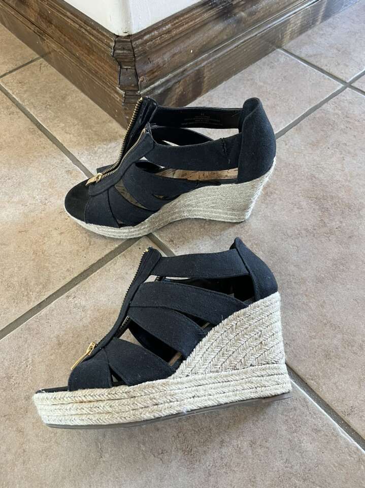Merona wedge sandals black/tan size 9 1/2