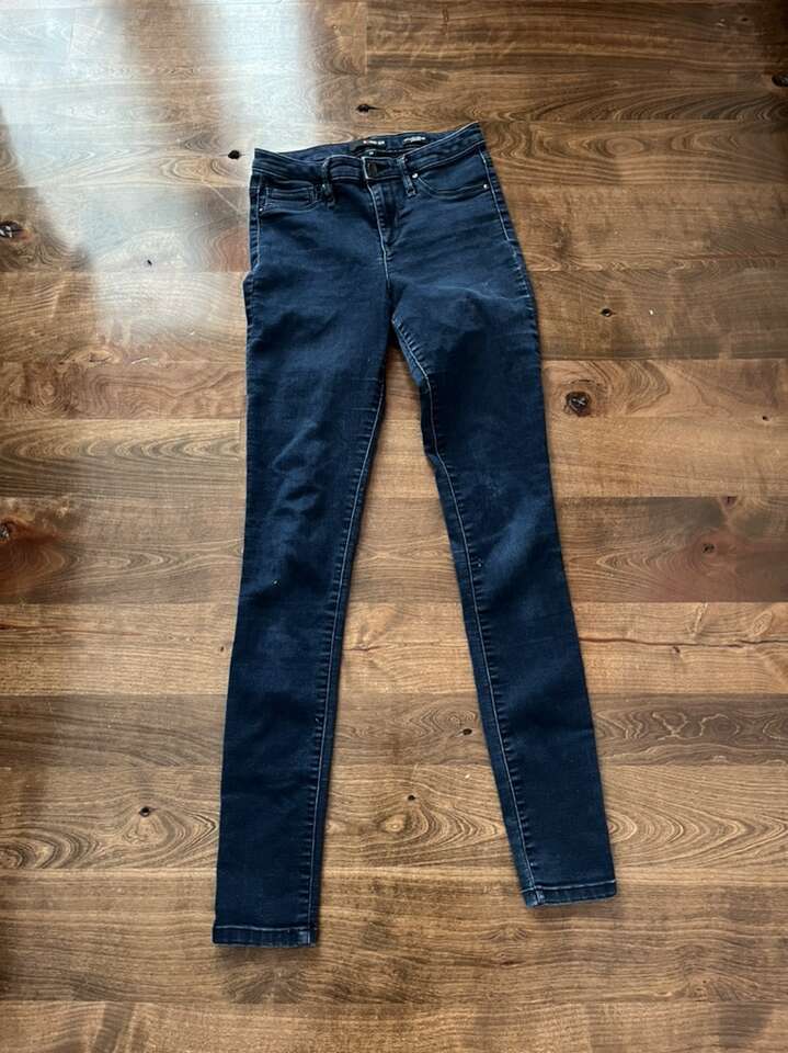 KIIND OF Skinny Jeans Size 26 X 29