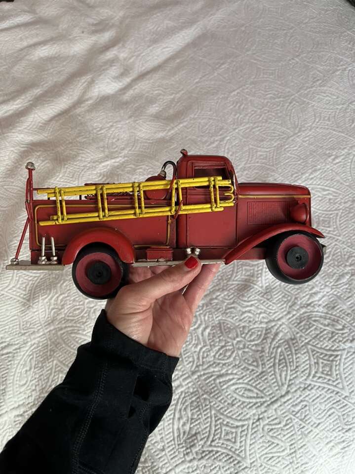 Metal fire truck wall hanging 11” long 5” tall