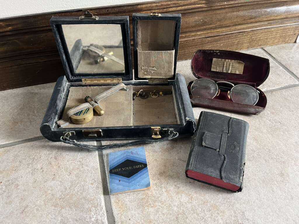 Set Of Antiques From 1927 Includes All!