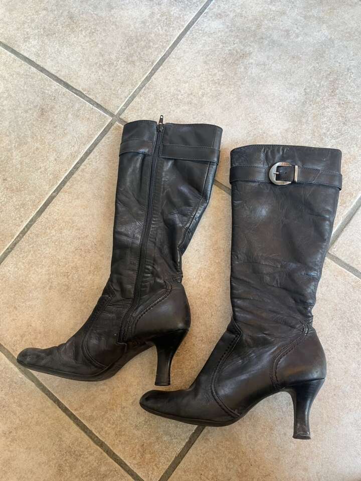 Black tall boots Gianni Bini size 9M