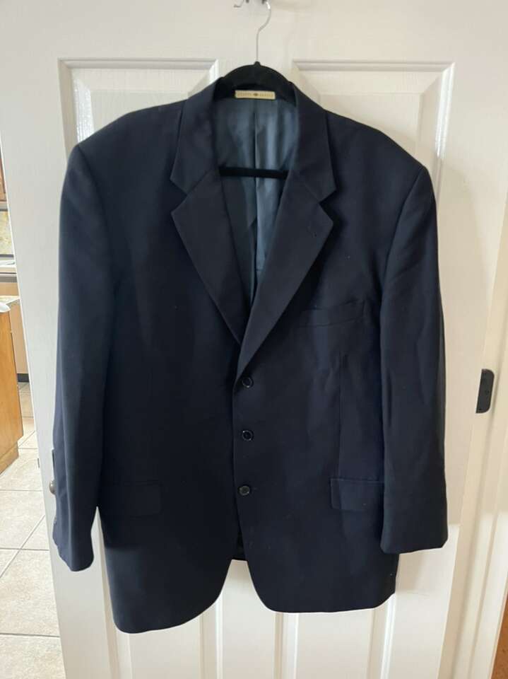 Men’s suit coat navy blue Joseph Abboud brand 46L