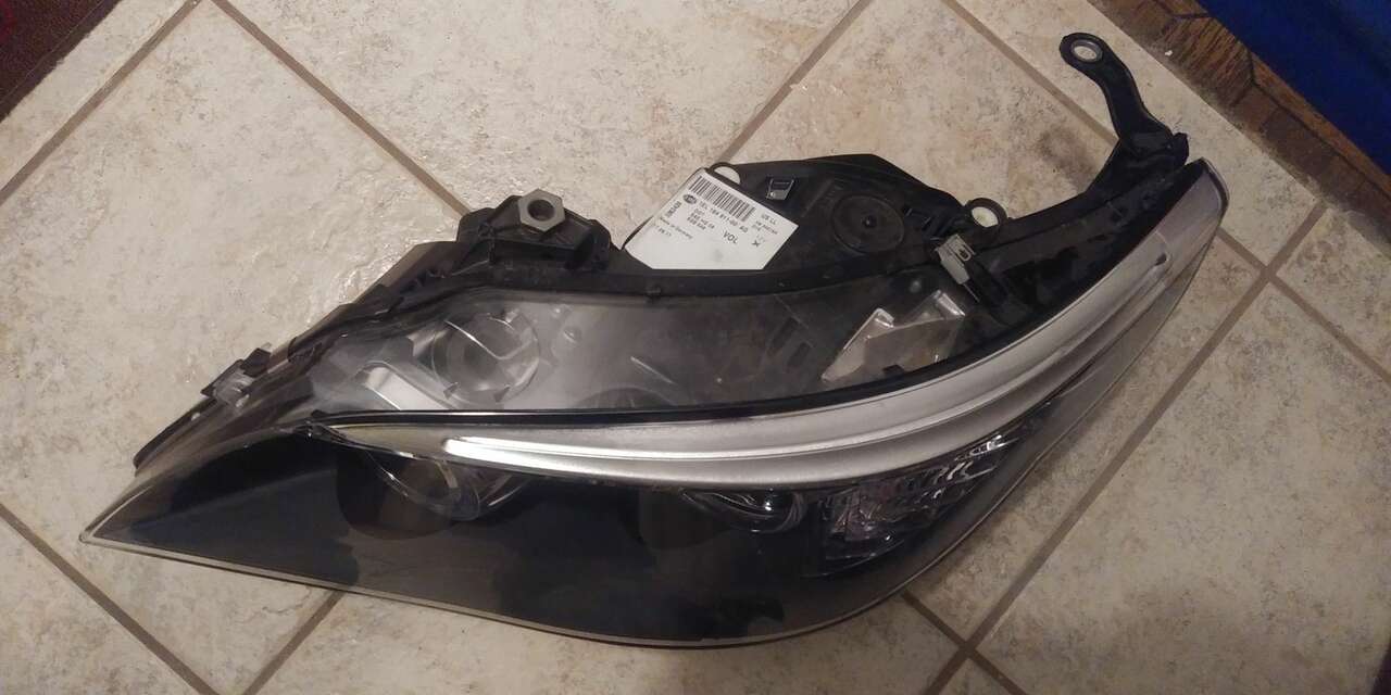 Brand New BMW 535XI E60 Headlight Assembly (Left/Drivers side) Non Adaptive