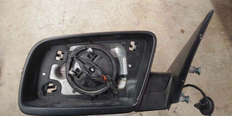 Assembly for BMW E60 OEM 51168266605 Rear View Mirror (Left/ driver's side) 528i 530i 540i