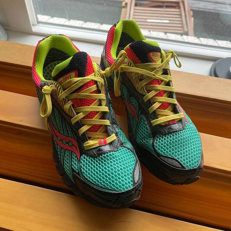 Saucony Women's Ride 6 GTX Running Shoe 10.5