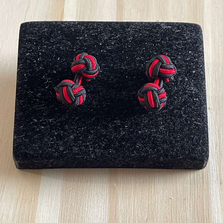 Barrel Shape $4 Easy to Apply Red/Black Colors