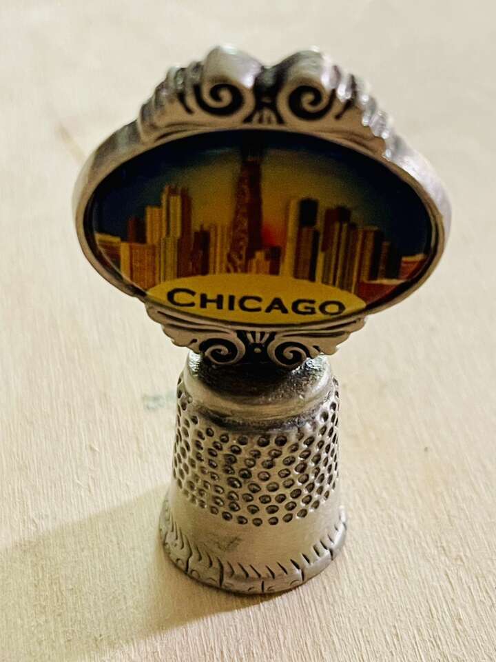 Chicago Cameo Vintage Souvenir Thimble $4