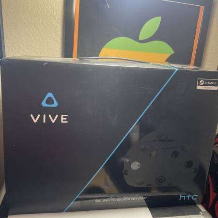 HTC Vive Virtual Reality Headset complete system with accessories vr