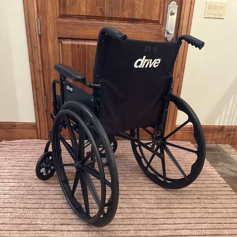 18” Wheelchair. Excellent Condition FREE