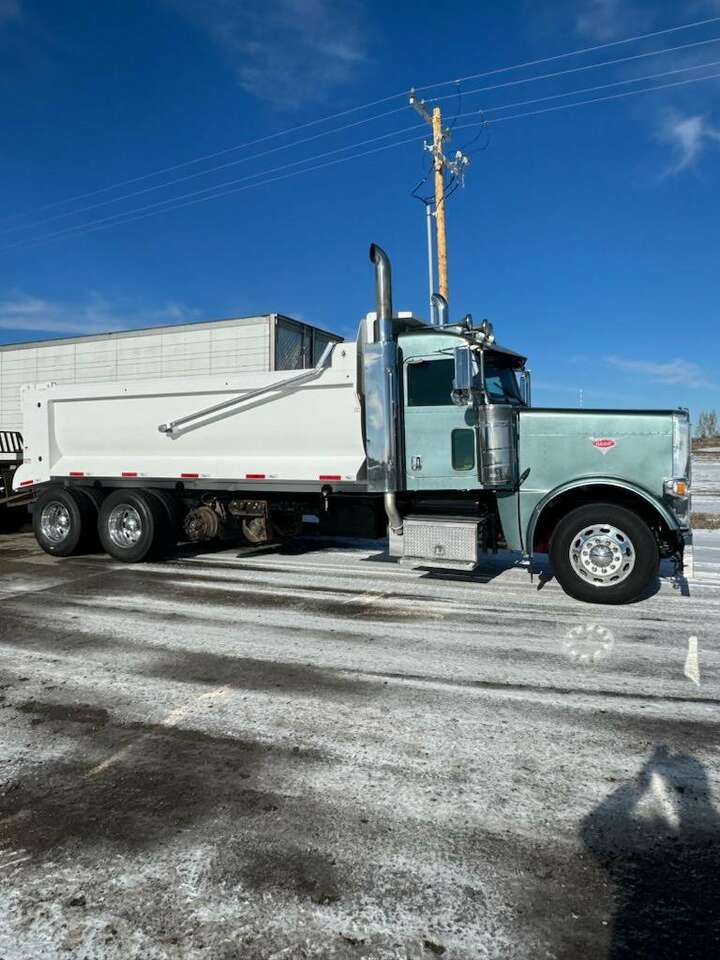 Classic2008379Peterbilt Cummins… Industrial