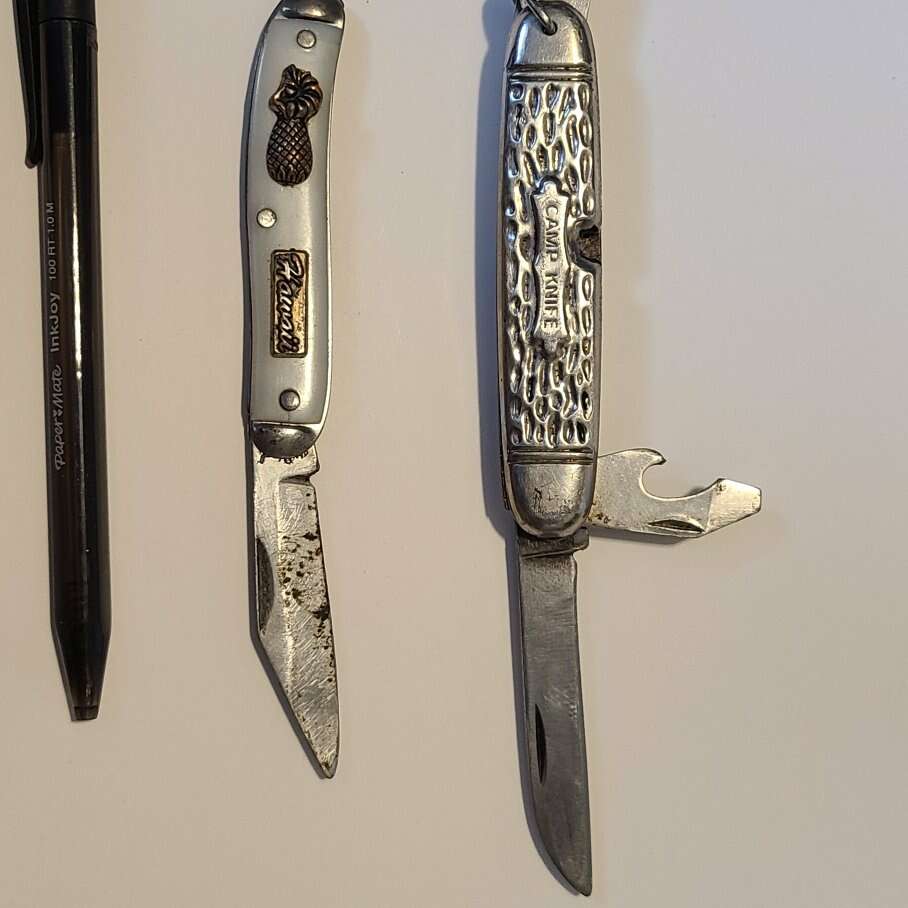 Pocket knifes for sale 15.00$