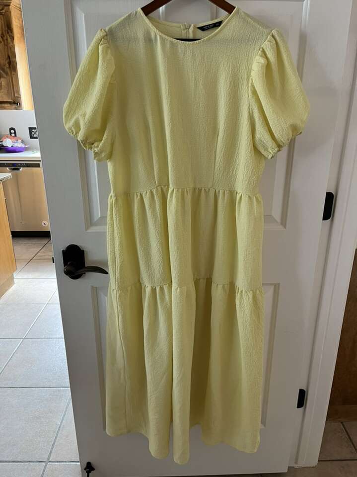 Dress yellow women’s size 2XL