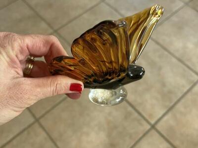 Dynasty Gallery 1951 Glass Monarch Butterfly