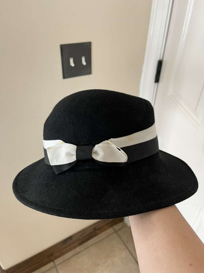 Super Cute Lancaster Brand Women’s