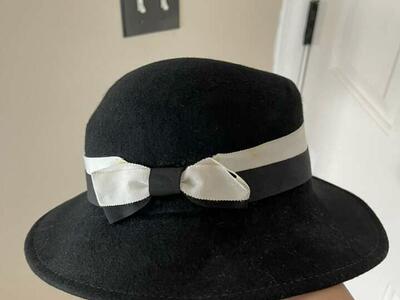 Super Cute Lancaster Brand Women’s