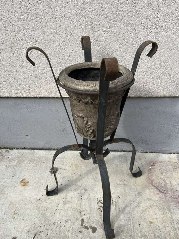 Cute Pot And Stand