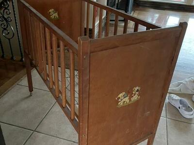 Antique Baby Bassinet Crib