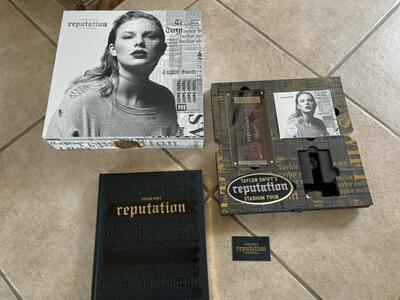 Taylor Swift Reputation Stadium Tour Box
