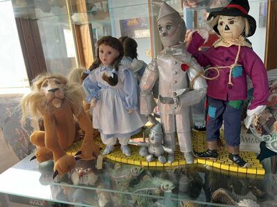 Limited Edition Wizard Of Oz Collection Set