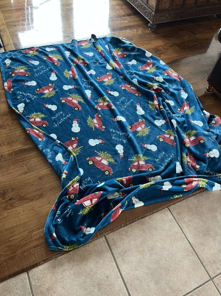 Rae Dunn Super Soft Blanket