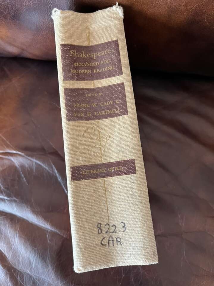 Shakespeare arranged for modern reading book