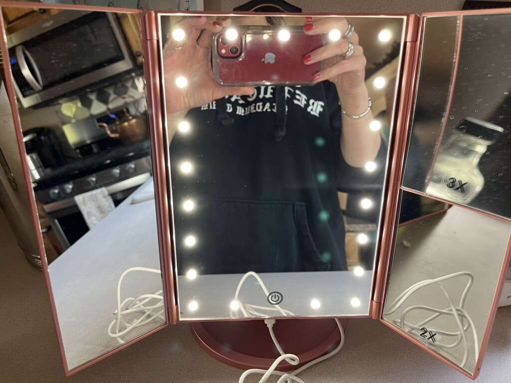 Deweisn Magnifying Mirror