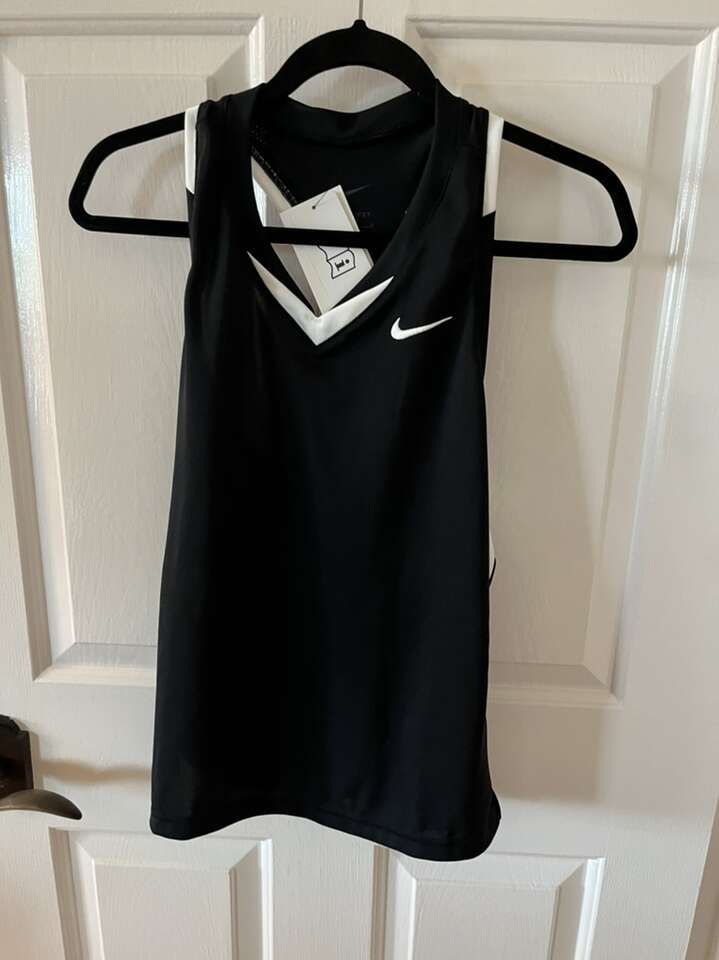 Women's  Nike dri-fit Tank Top new with tags M