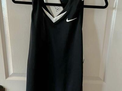 Women's Nike dri-fit Tank Top new with tags M