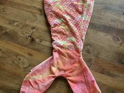 Comfy tails mermaid tails throw 21 X 44