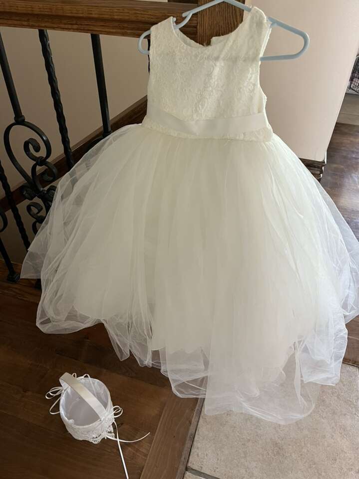 Flower Girl dress David’s Bridal size 2T set