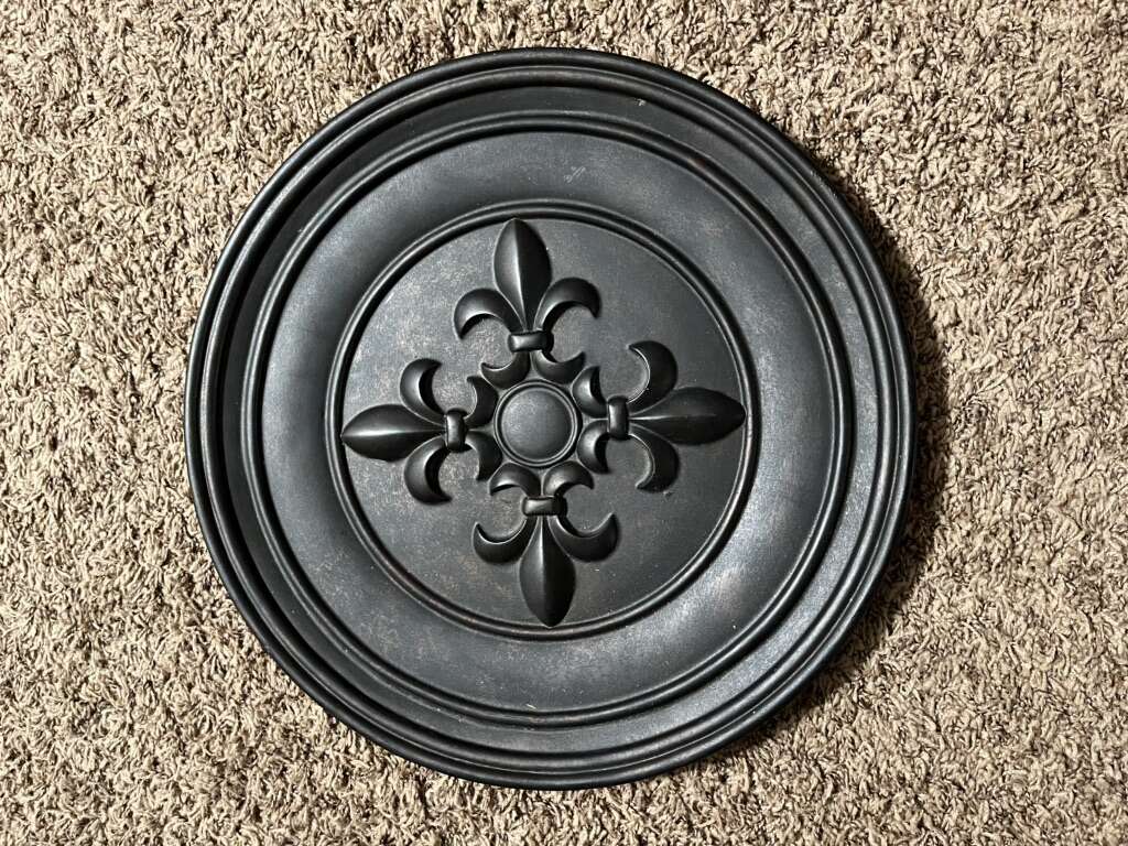 Heavy Fleur De Lis Wall Hanging