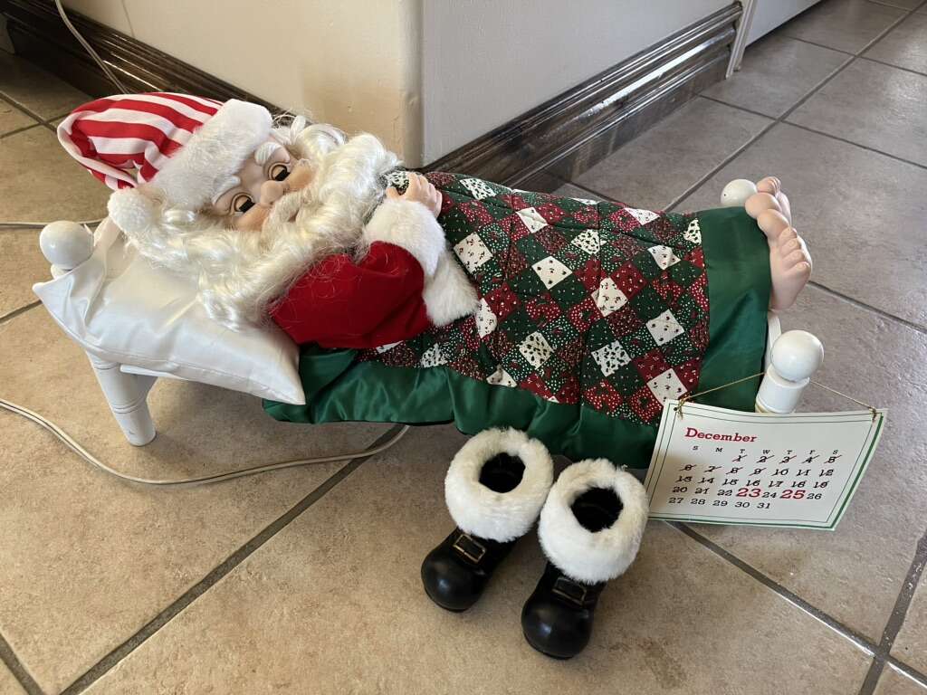 Snoring Santa Claus Motionette