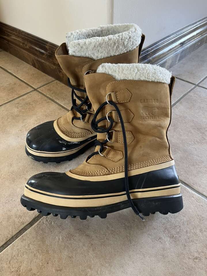 Men's Sorel Boots Size 9