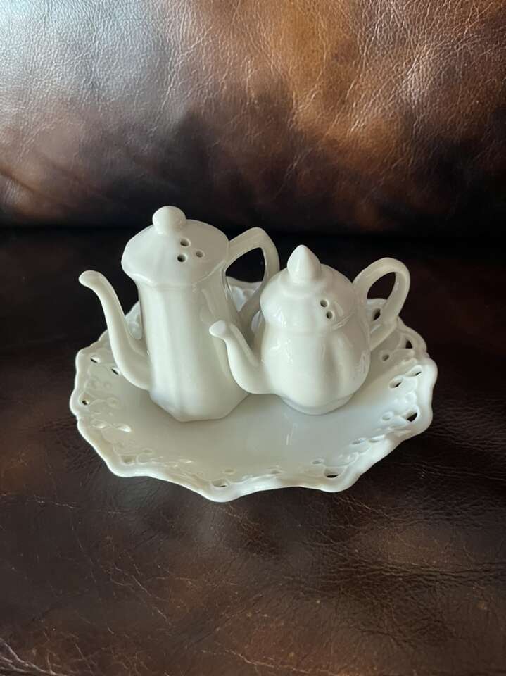 Tea Set Style Salt And Pepper Set
