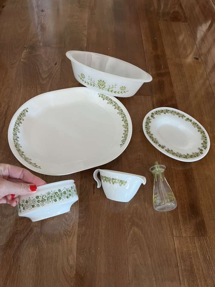 Set Of Vintage Corelle Crazy Daisy Service Dishes