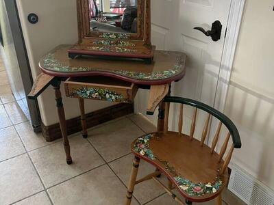 Beautiful Hand painted Vanity Set