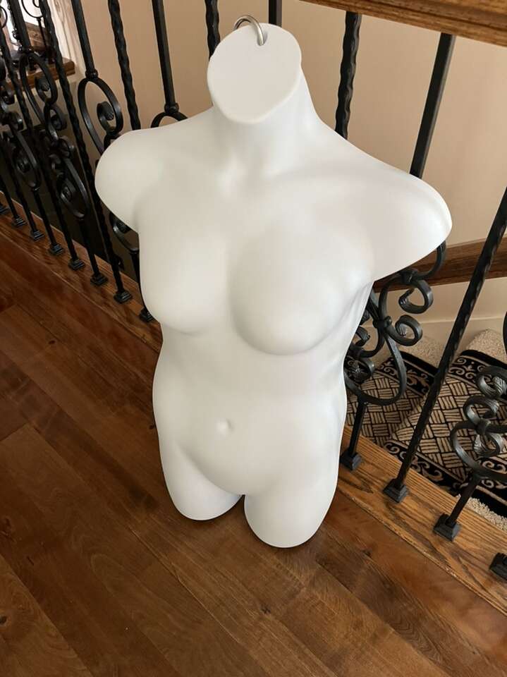 Thick Well Built Mannequin Bust Hanging